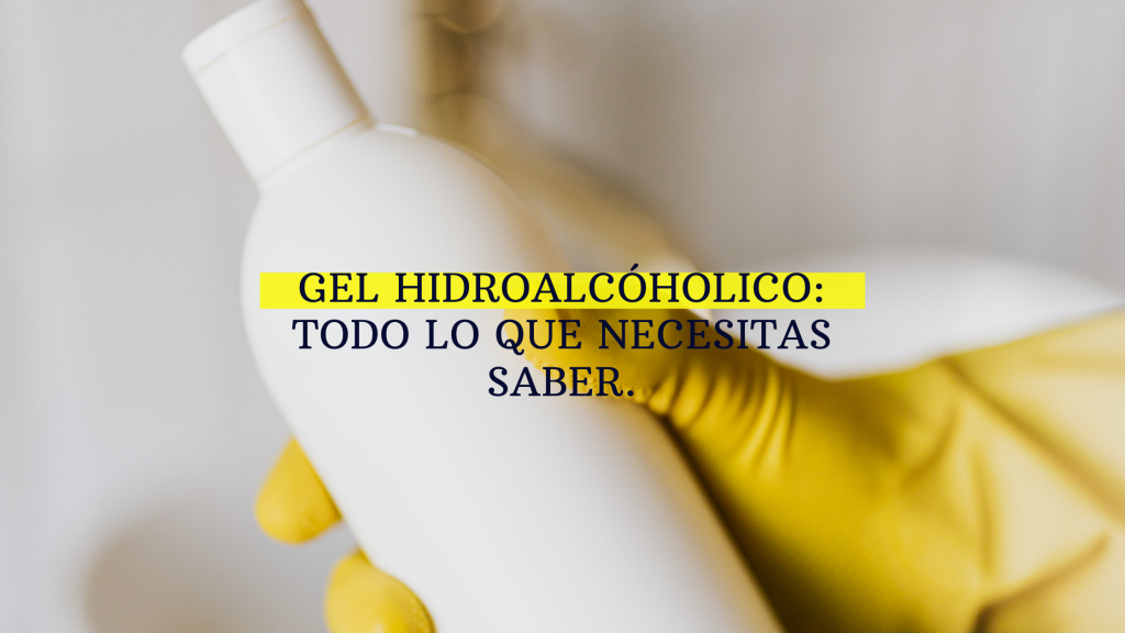 Persona sosteniendo un bote de gel hidroalcohólico